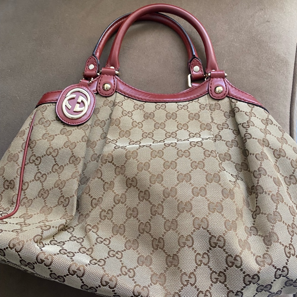 Authentic Gucci sukey tote. - Picture 1 of 3
